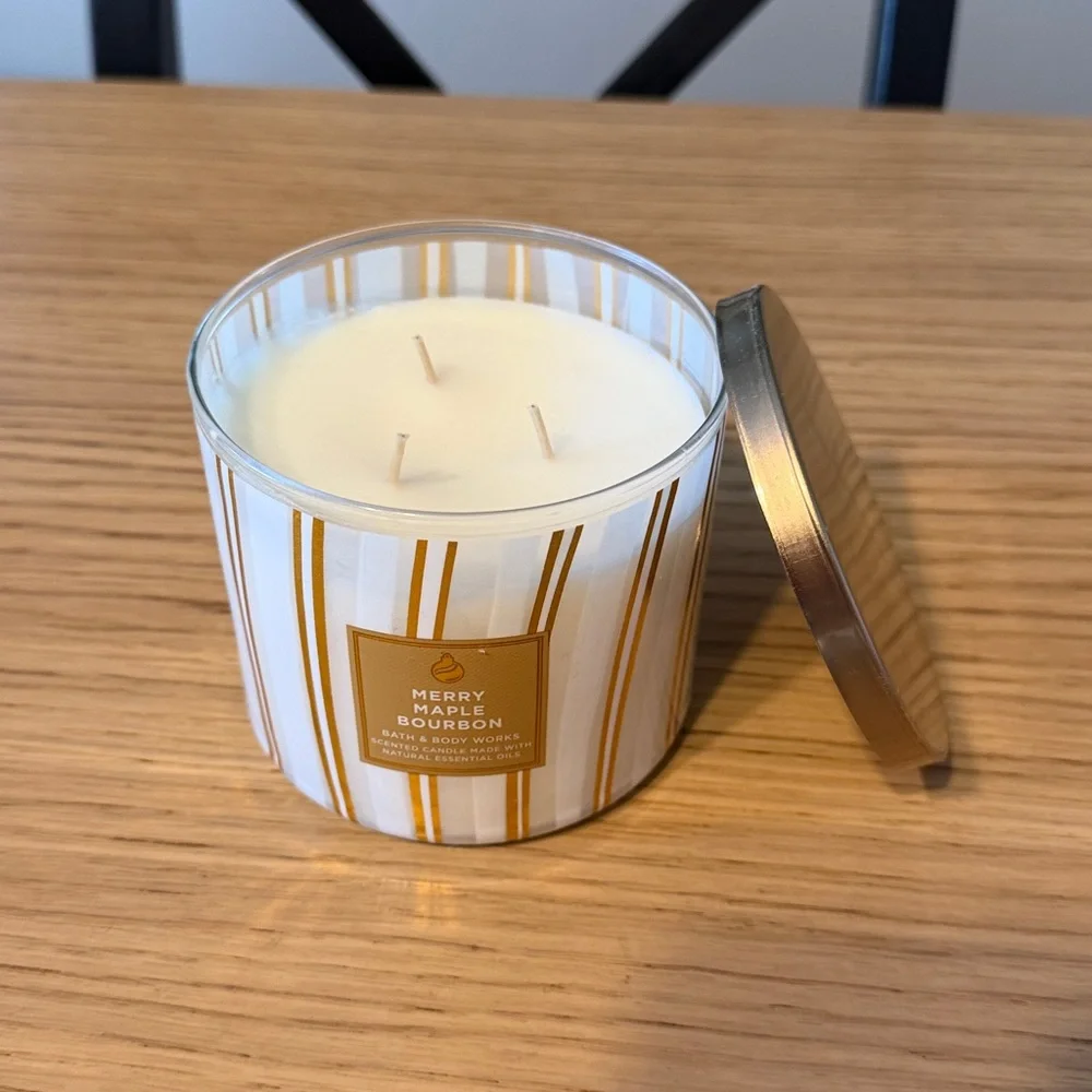 Bath & Body Works 3 Wick Candle. Merry Maple Bourbon.